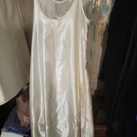Vintage Dentelle Long Off White Embroidered Floral Slip Nightgown - Picture 13 of 13